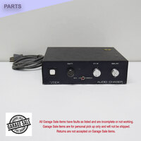 Ceitex 3ch chaser with 4-pin XLR output. Powers up but Not working (garage item)